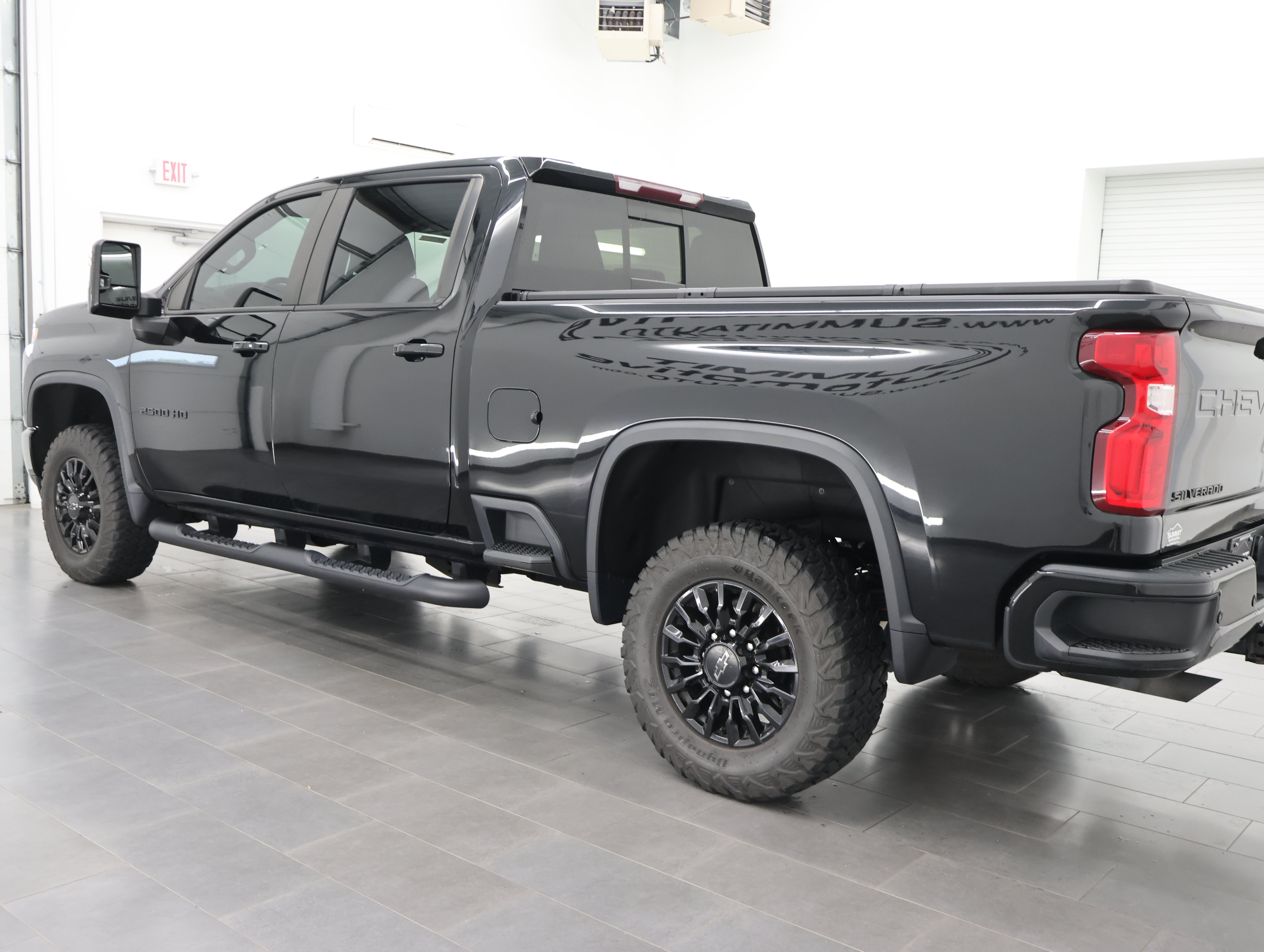 Used 2023 Chevrolet Silverado 2500 LTZ w/ LTZ Plus Package AWD/4WD image 6