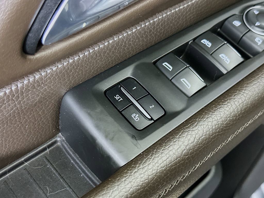 Used 2021 GMC Yukon XL Denali w/ Denali Premium Package image 22