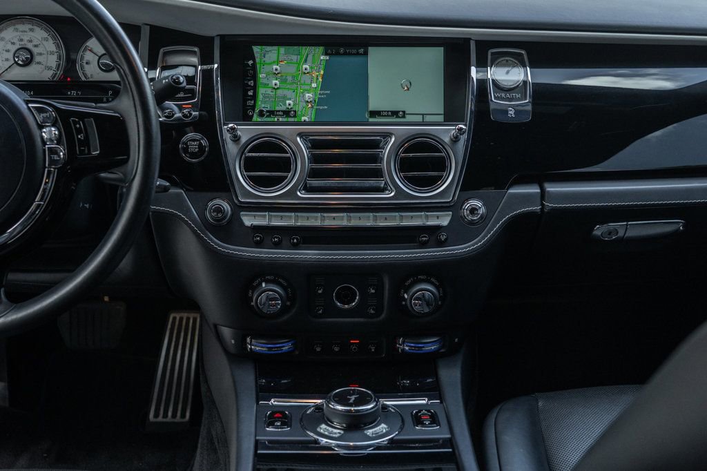 Used 2019 Rolls-Royce Wraith image 19