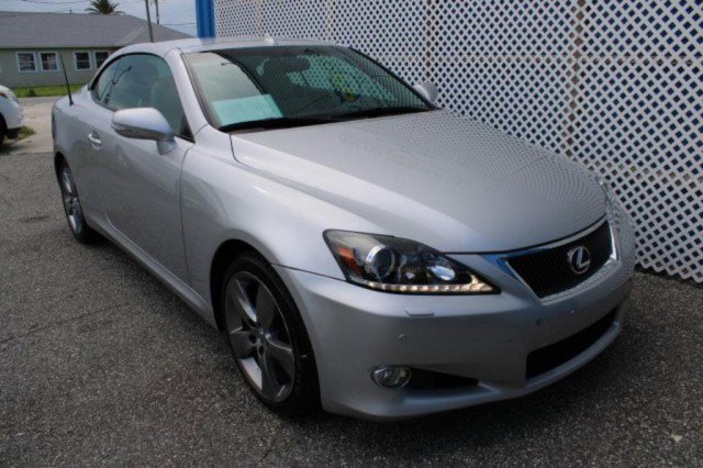 Used 2011 Lexus IS 250C image 9
