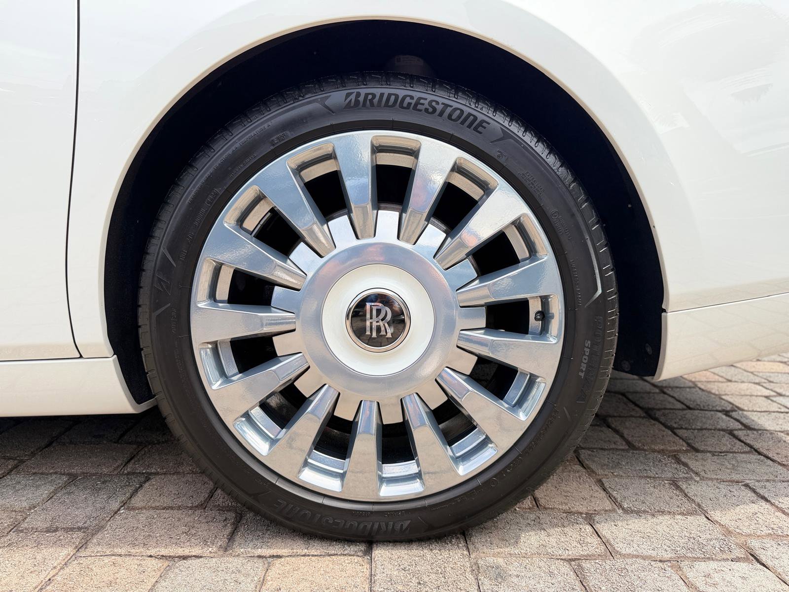Used 2019 Rolls-Royce Phantom Sedan RWD image 25
