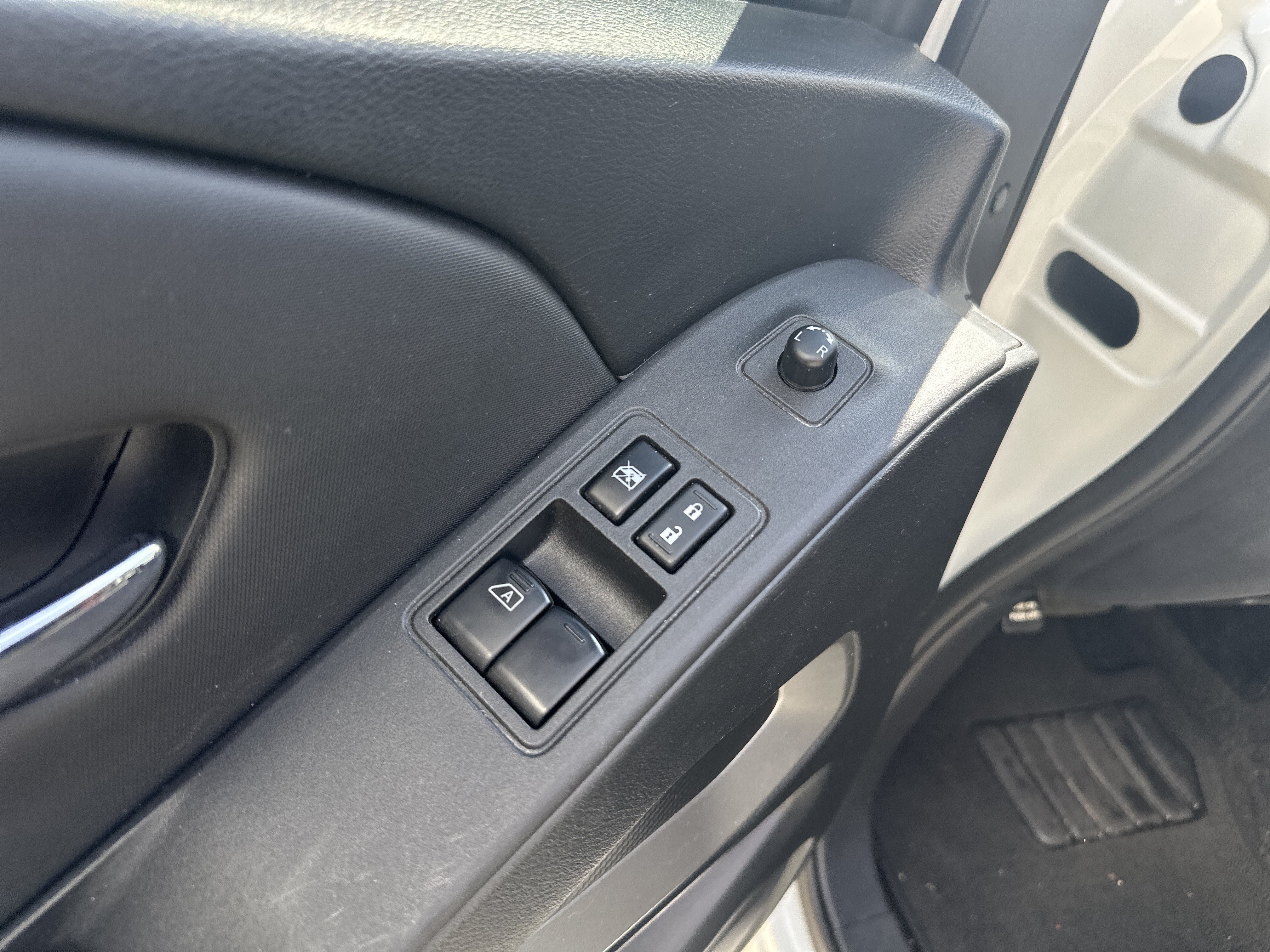 Used 2022 Nissan Frontier SV w/ Technology Package AWD/4WD image 14