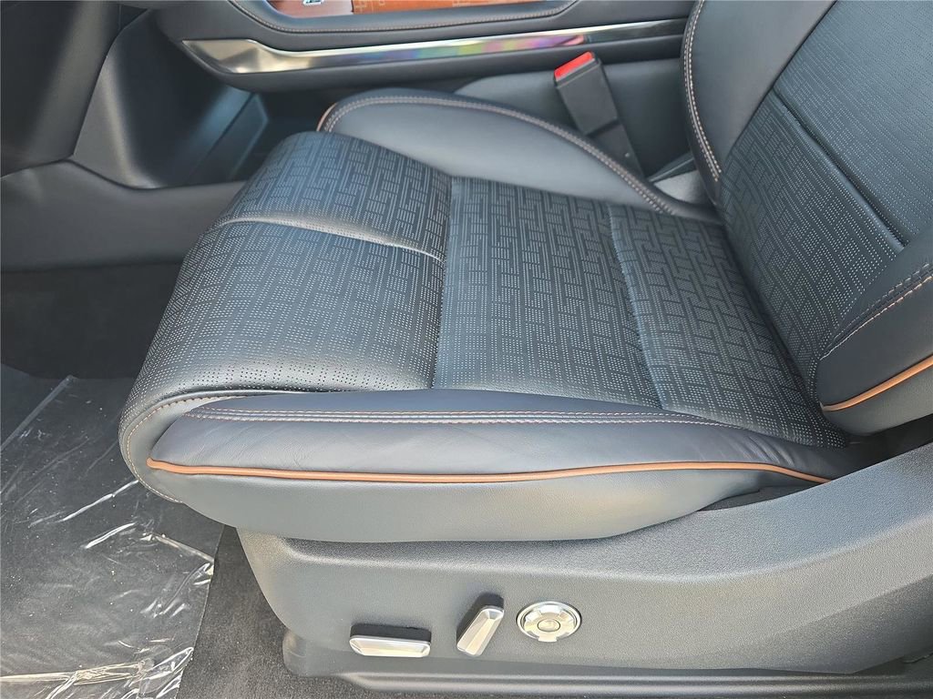 New 2026 Lincoln Navigator Black Label image 16