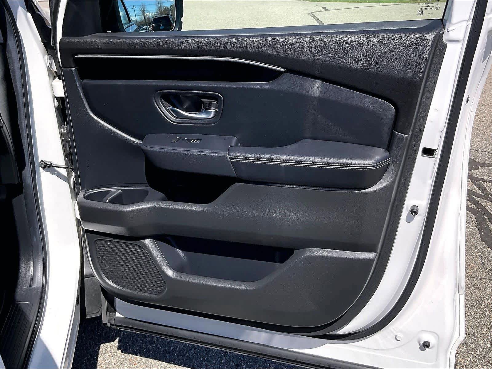 Used 2025 Honda Pilot Touring image 12