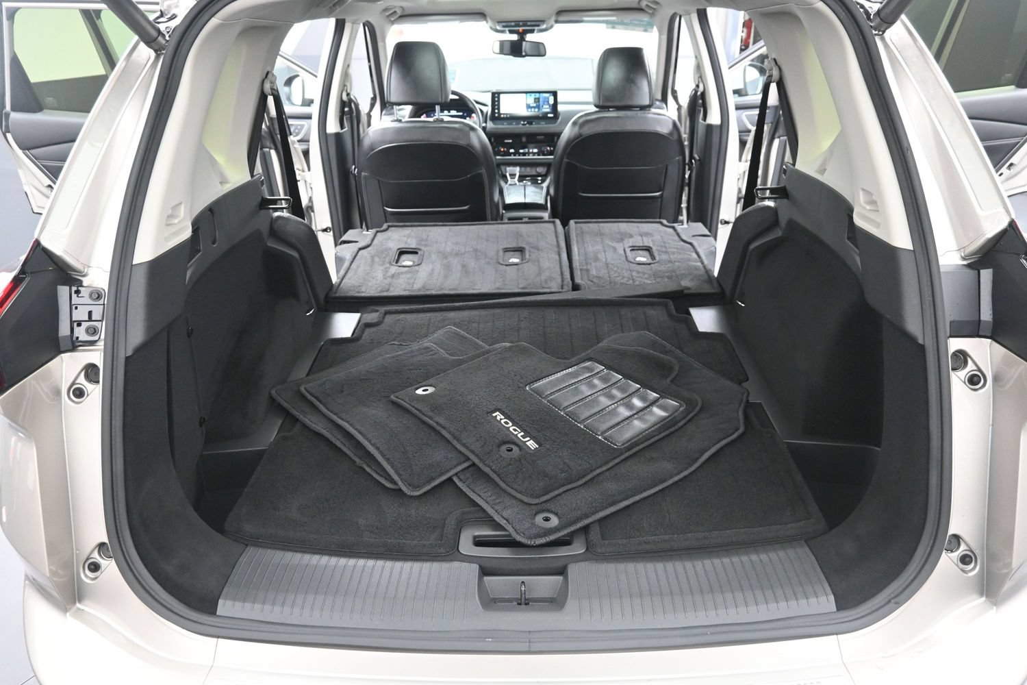 Used 2024 Nissan Rogue Platinum AWD/4WD image 39