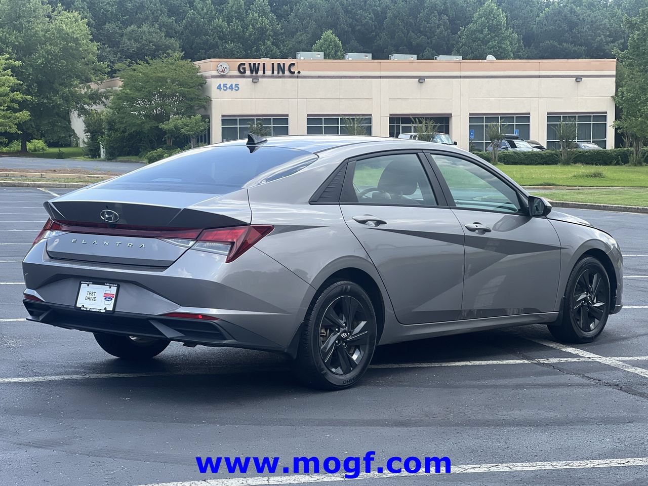 Used 2022 Hyundai Elantra SEL FWD image 3