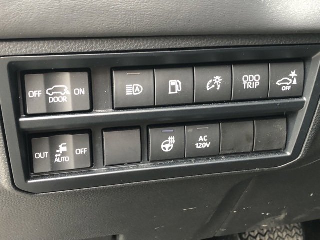 Used 2024 Toyota Sequoia Platinum image 9