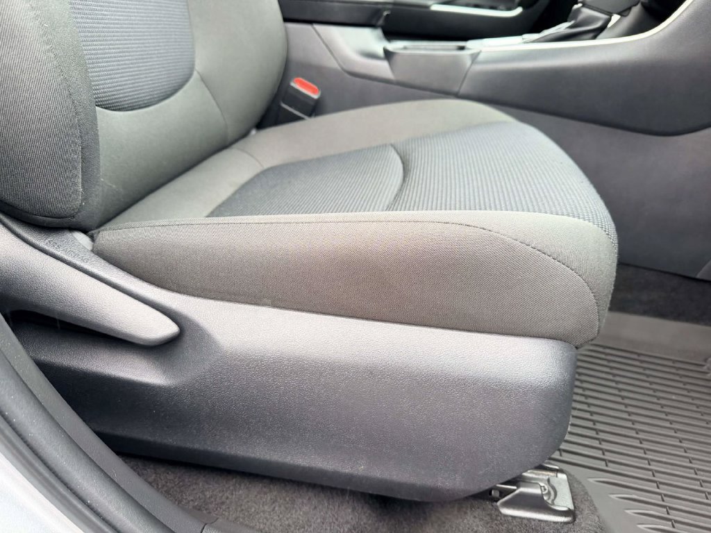 Certified 2025 Toyota RAV4 LE AWD/4WD image 12