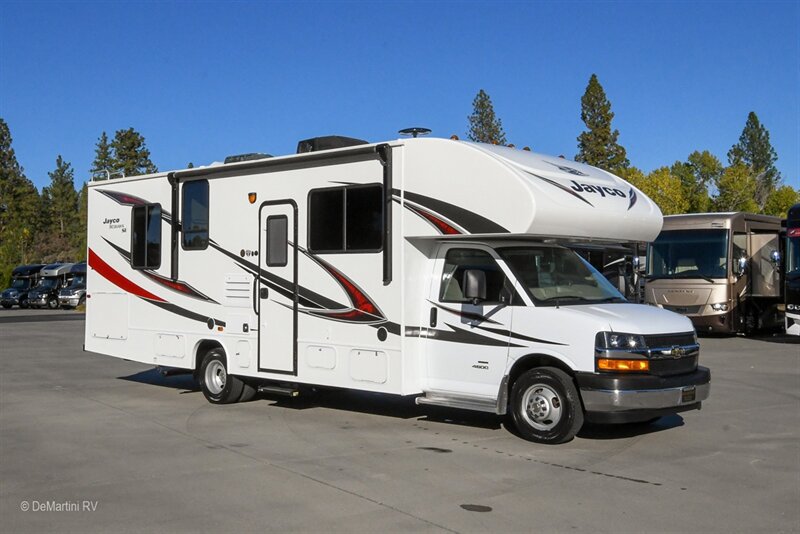Used 2018 Chevrolet Express 4500 w/ RV Package RWD image 1