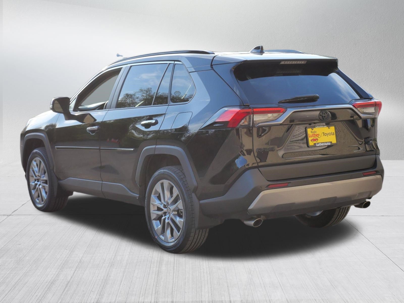 Certified 2023 Toyota RAV4 Limited w/ Limited Grade Weather Package AWD/4WD image 6