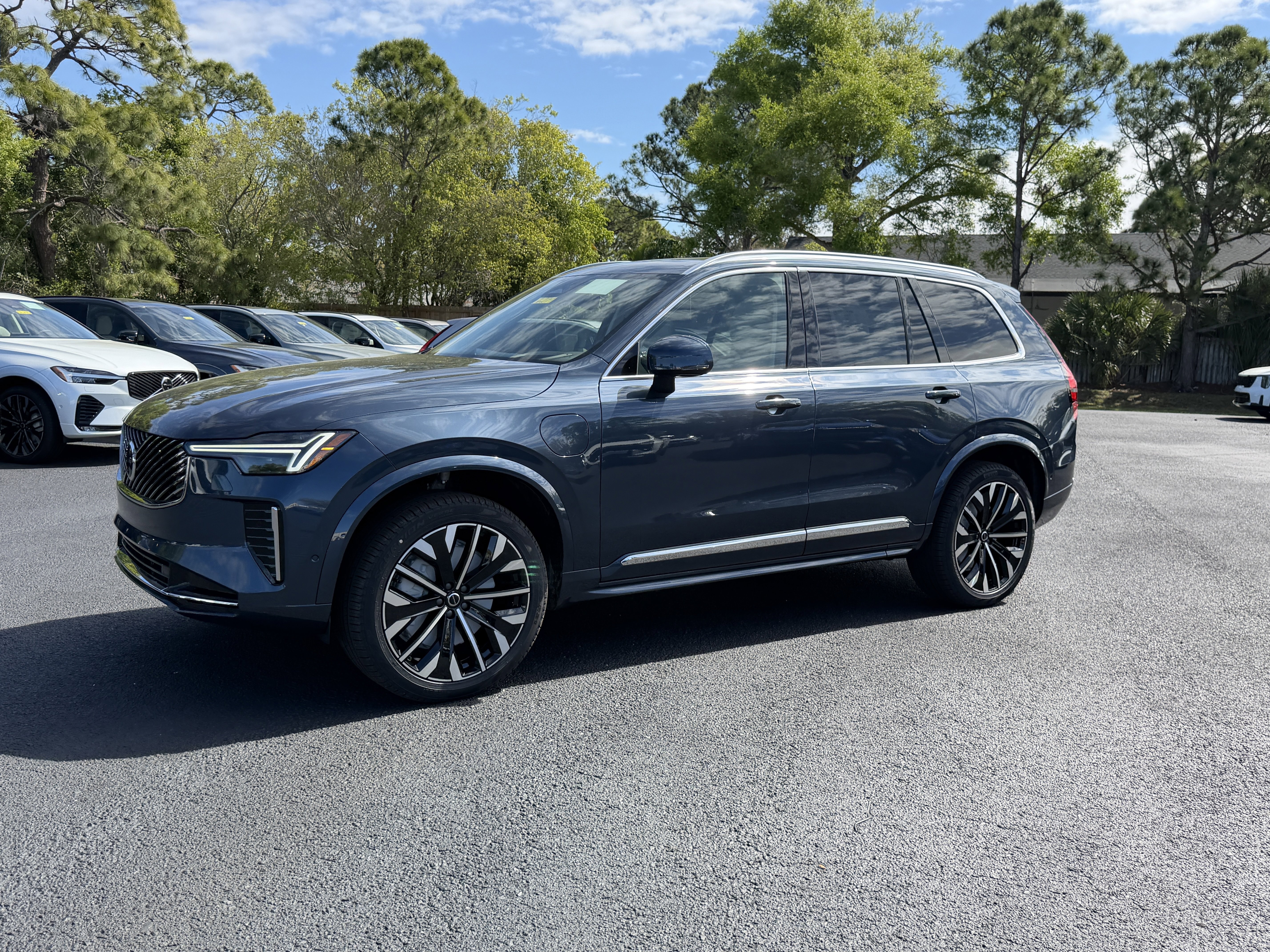 New 2026 Volvo XC90 T8 Ultra w/ Protection Package image 7