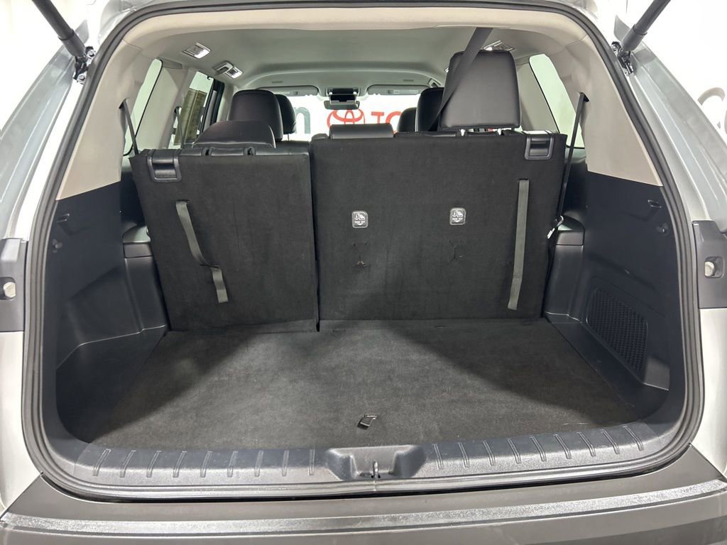 Used 2025 Toyota Grand Highlander AWD image 16