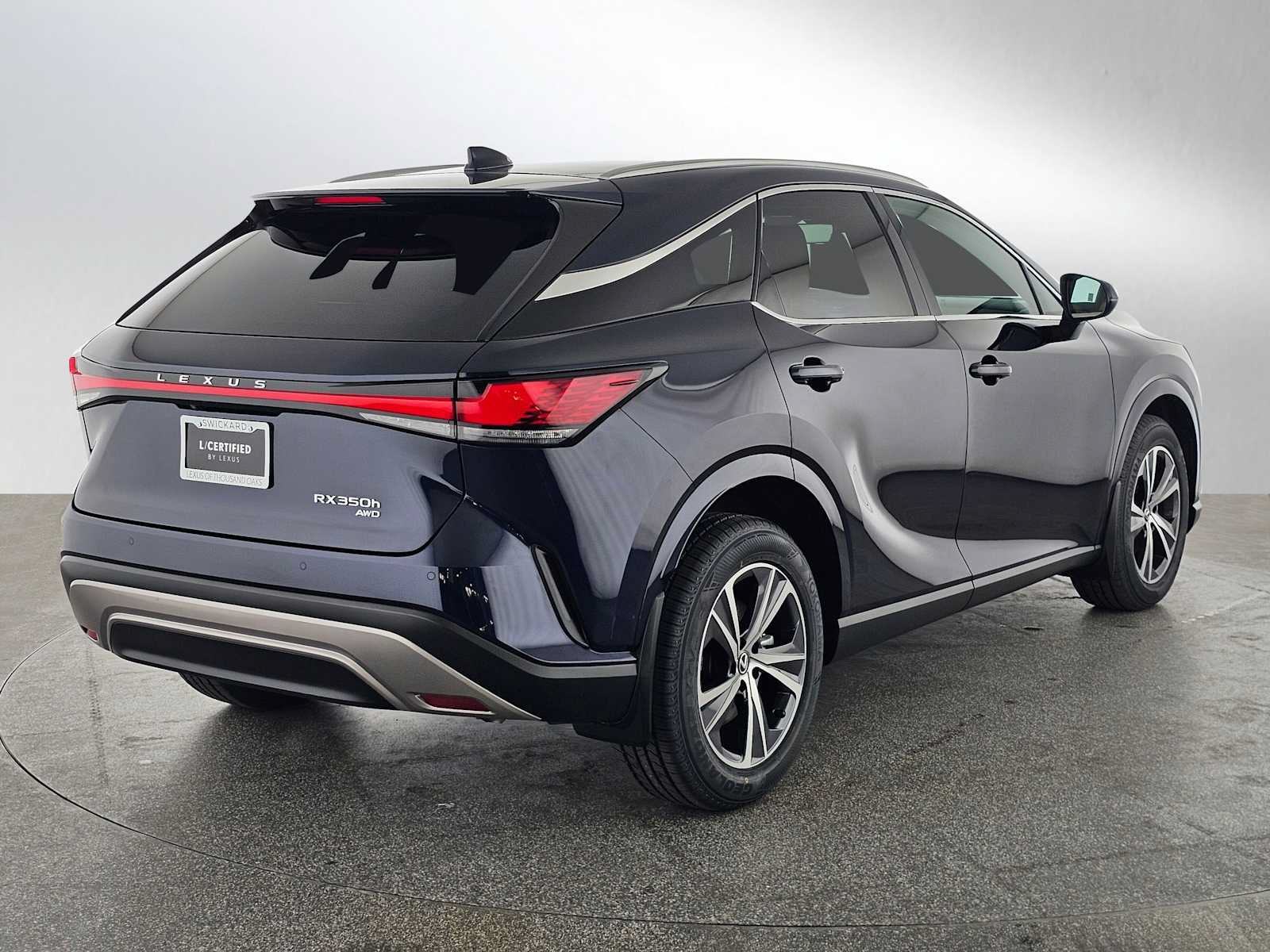 Certified 2023 Lexus RX 350h w/ Accessory Package (Z1) AWD/4WD image 3