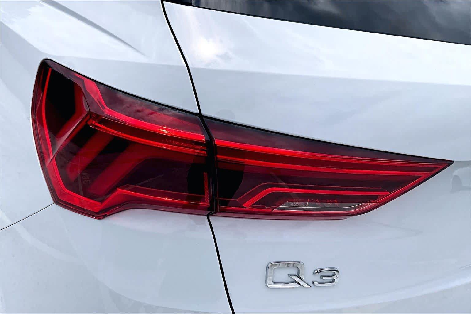 Used 2020 Audi Q3 2.0T Premium Plus AWD/4WD image 28