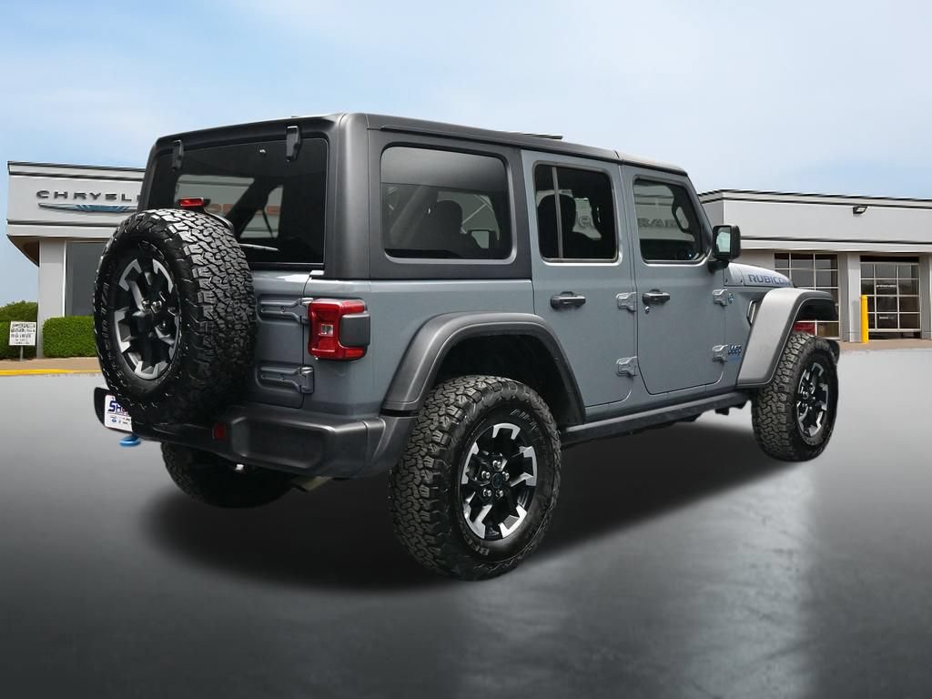 Used 2025 Jeep Wrangler Unlimited Rubicon 4xe w/ Convenience Group AWD/4WD image 5