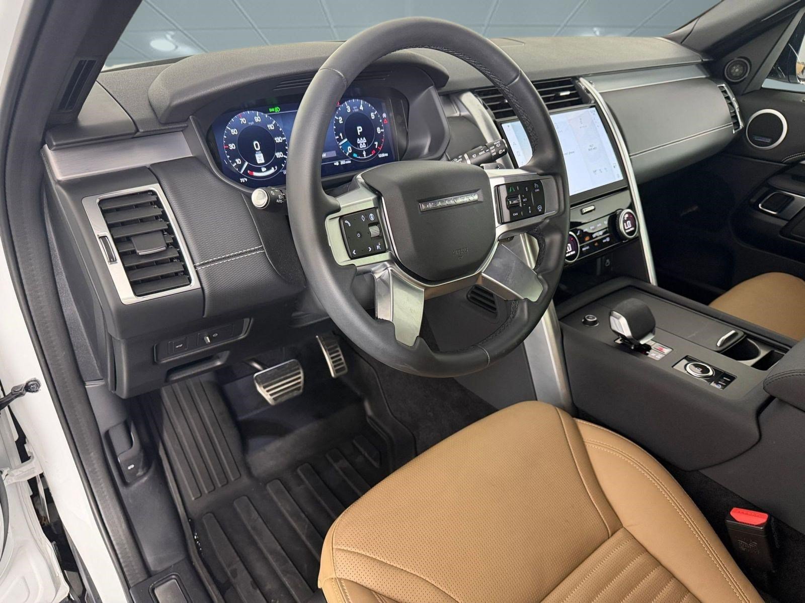Used 2025 Land Rover Discovery Dynamic SE AWD/4WD image 4