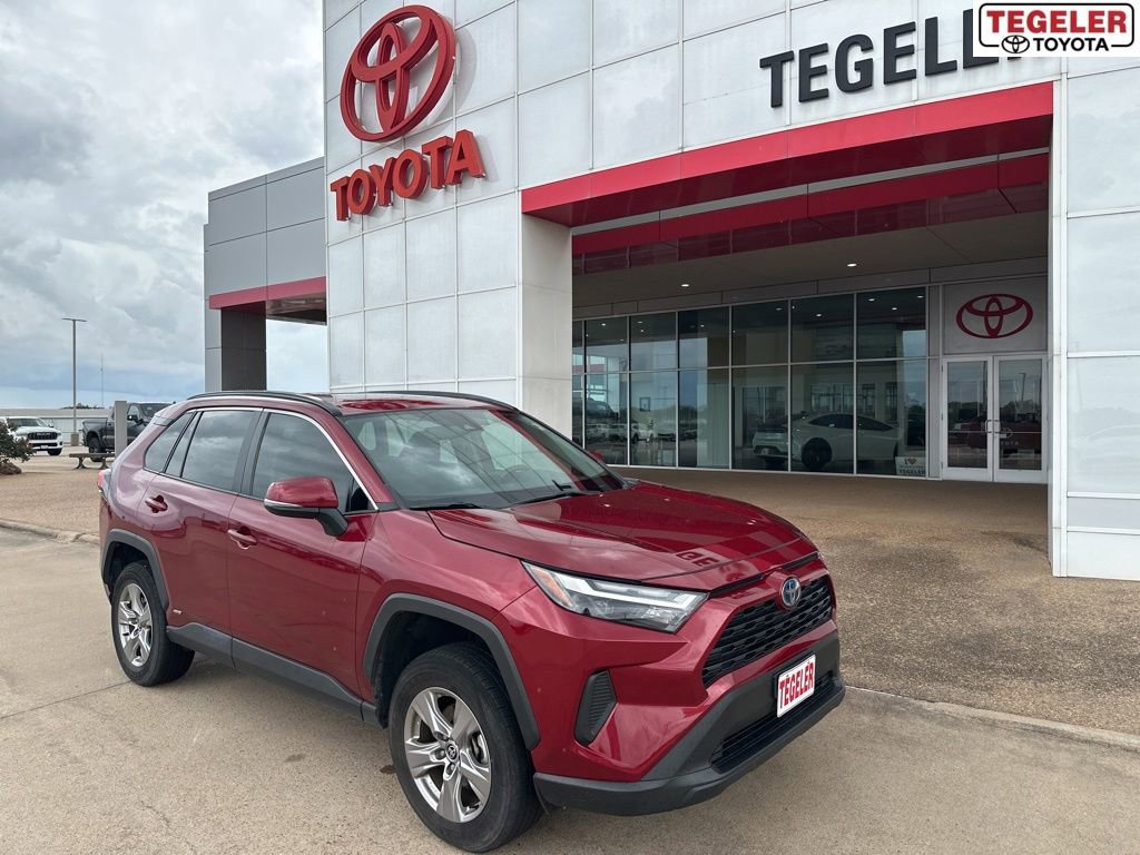 Used 2022 Toyota RAV4 XLE w/ Convenience Package
