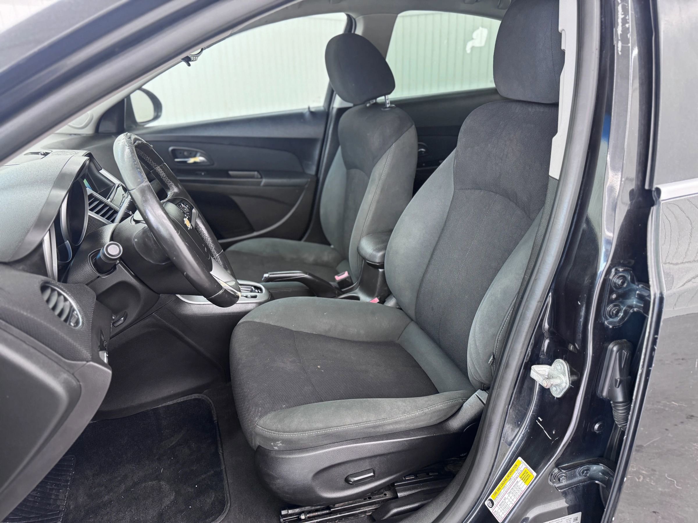 Used 2011 Chevrolet Cruze LT FWD image 9