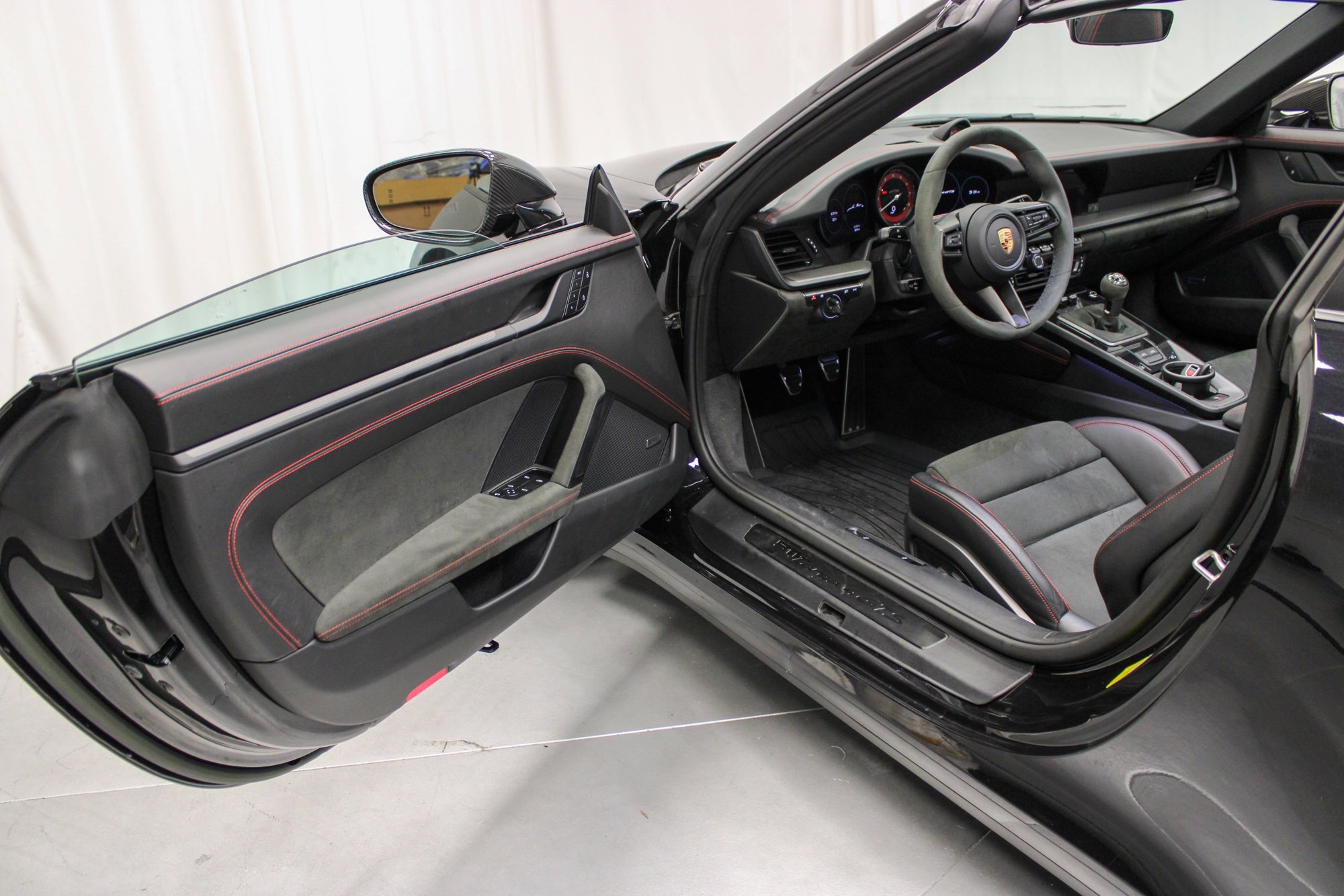 Certified 2023 Porsche 911 Targa 4 GTS image 21