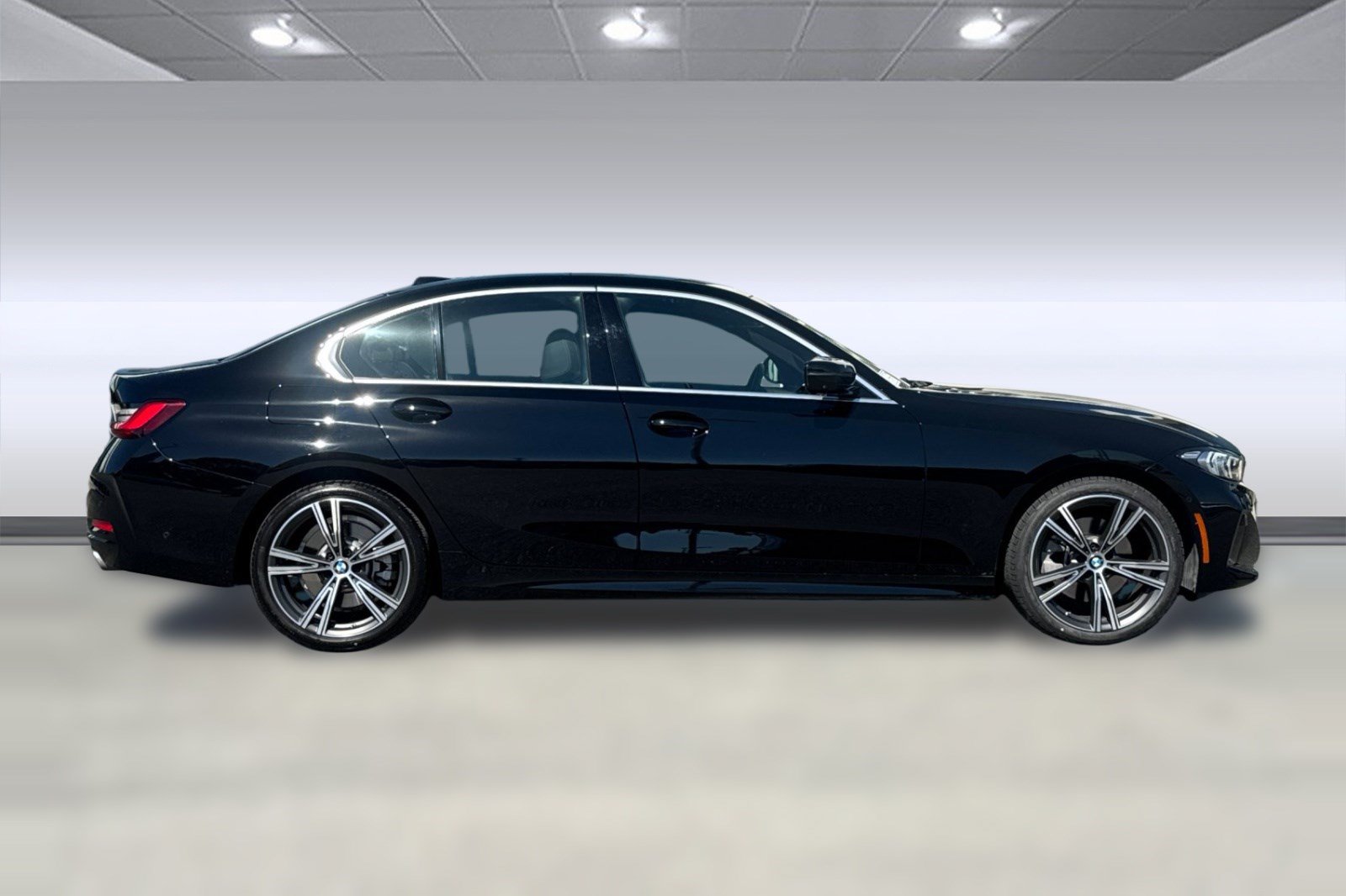 Certified 2024 BMW 330i xDrive Sedan w/ Premium Package AWD/4WD image 8