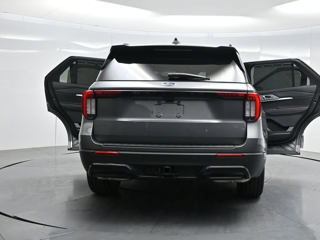 Used 2025 Ford Explorer ST-Line w/ Premium Package image 43
