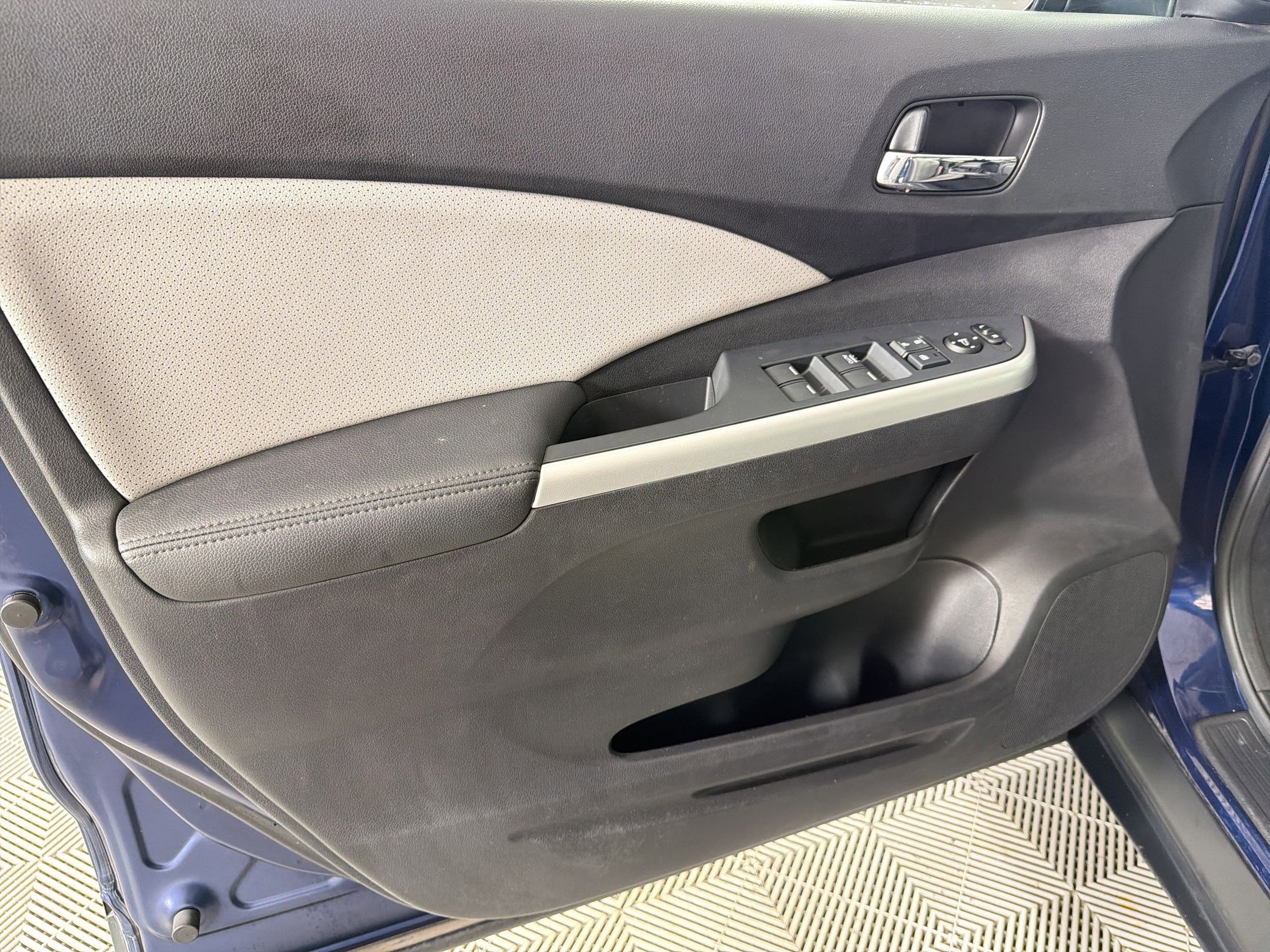 Used 2016 Honda CR-V EX-L image 13