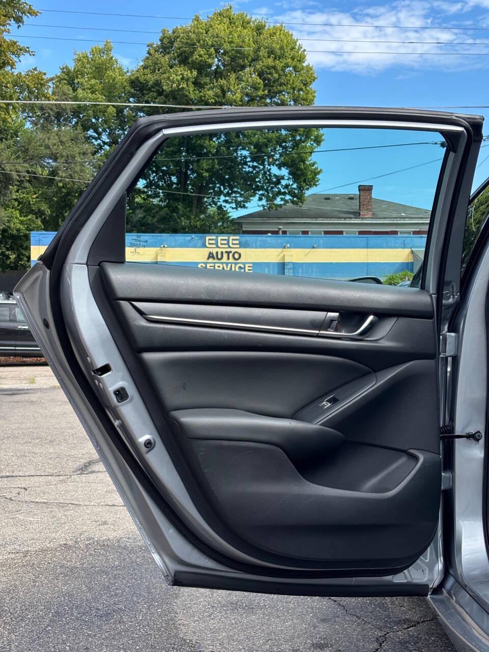 Used 2019 Honda Accord Sport image 11