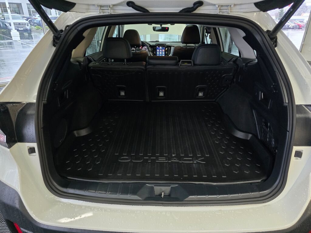 Used 2022 Subaru Outback Limited image 16