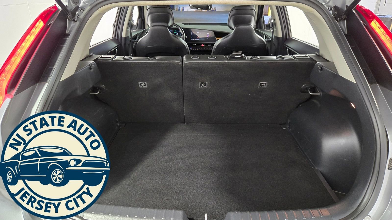 Used 2023 Kia Niro EX FWD image 29