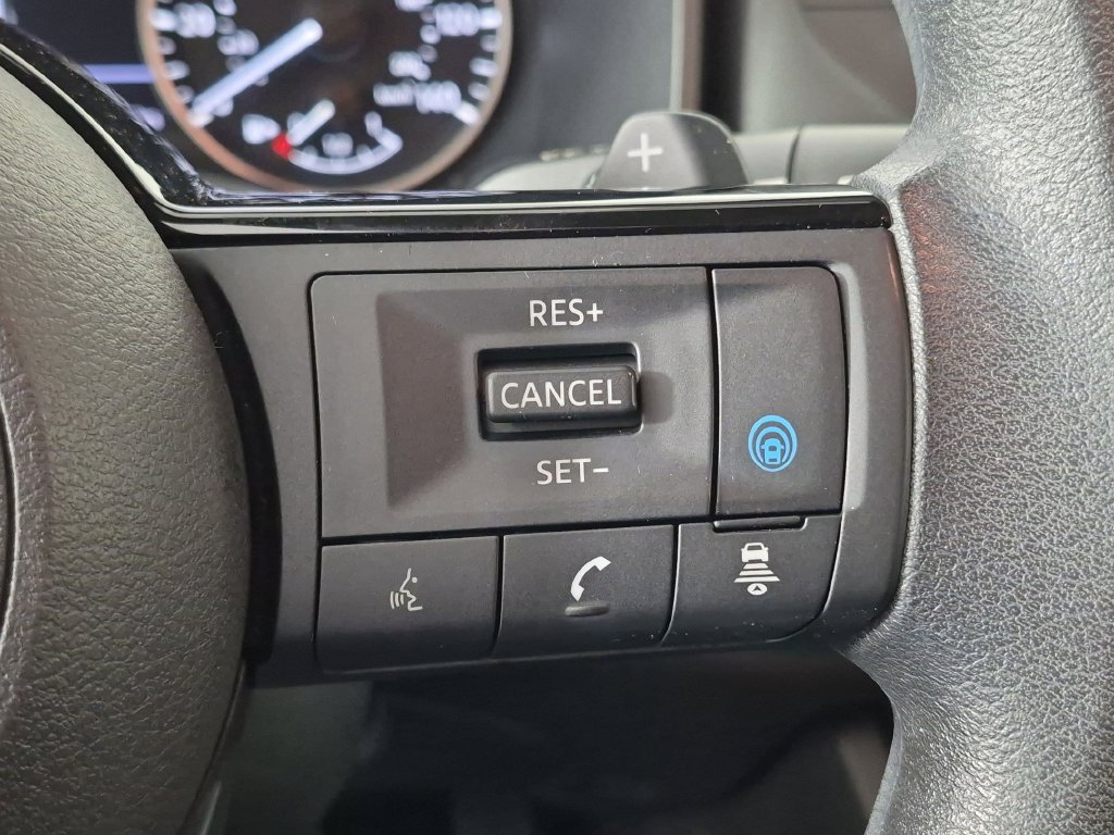 Used 2023 Nissan Rogue SV AWD/4WD image 19