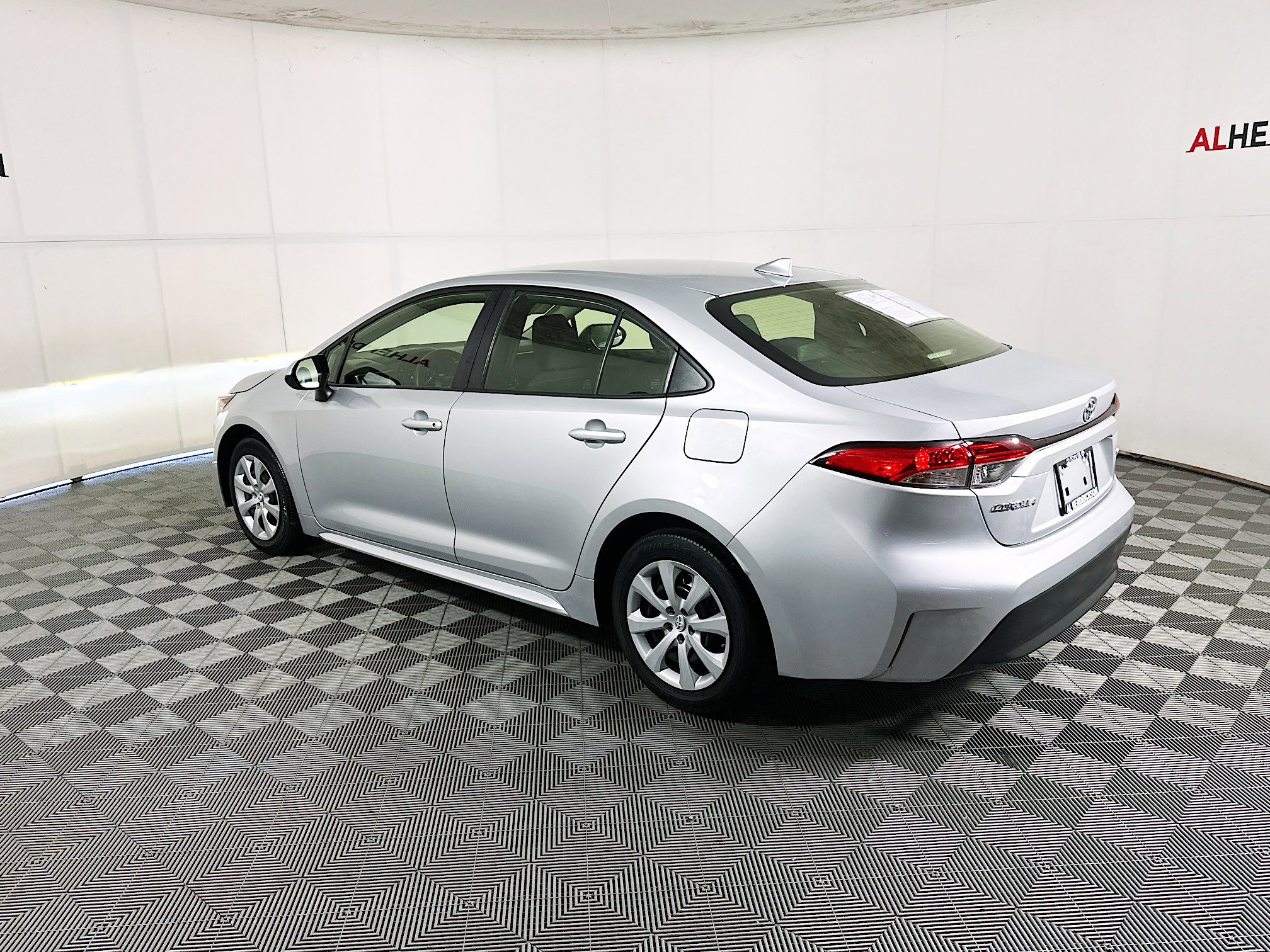 Used 2023 Toyota Corolla LE image 5
