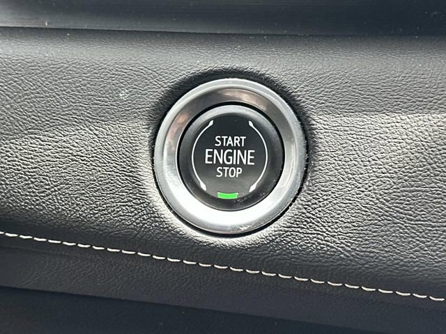 Certified 2022 Cadillac Escalade Premium Luxury w/ Performance Package AWD/4WD image 27