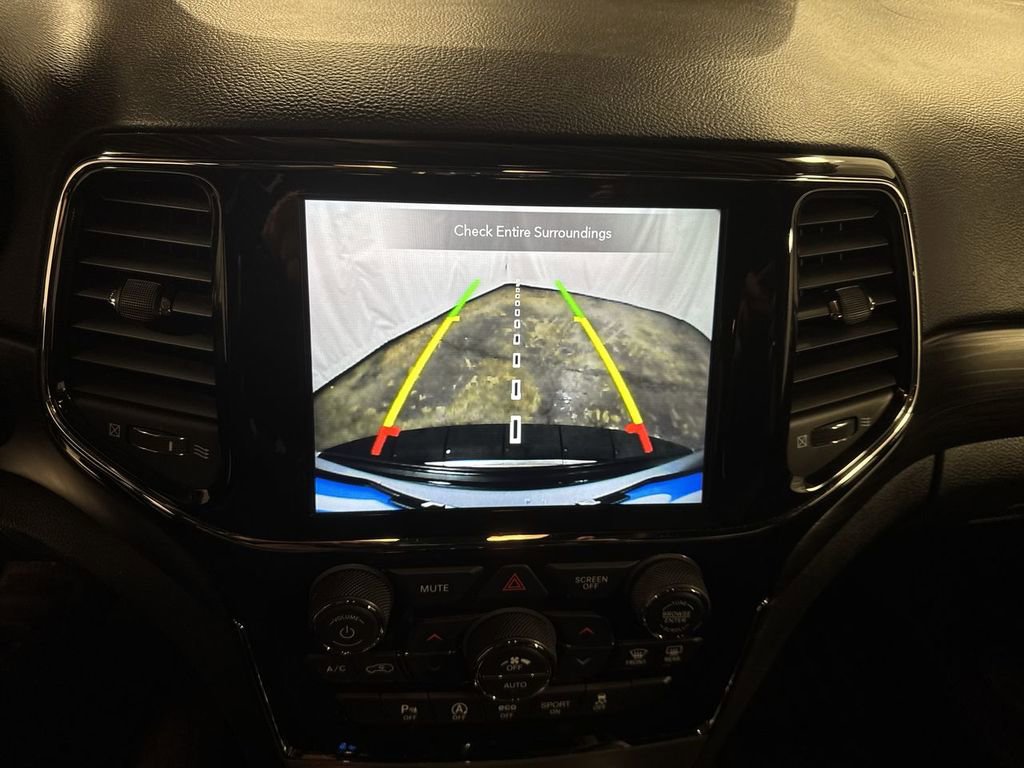 Used 2021 Jeep Grand Cherokee Laredo X image 25