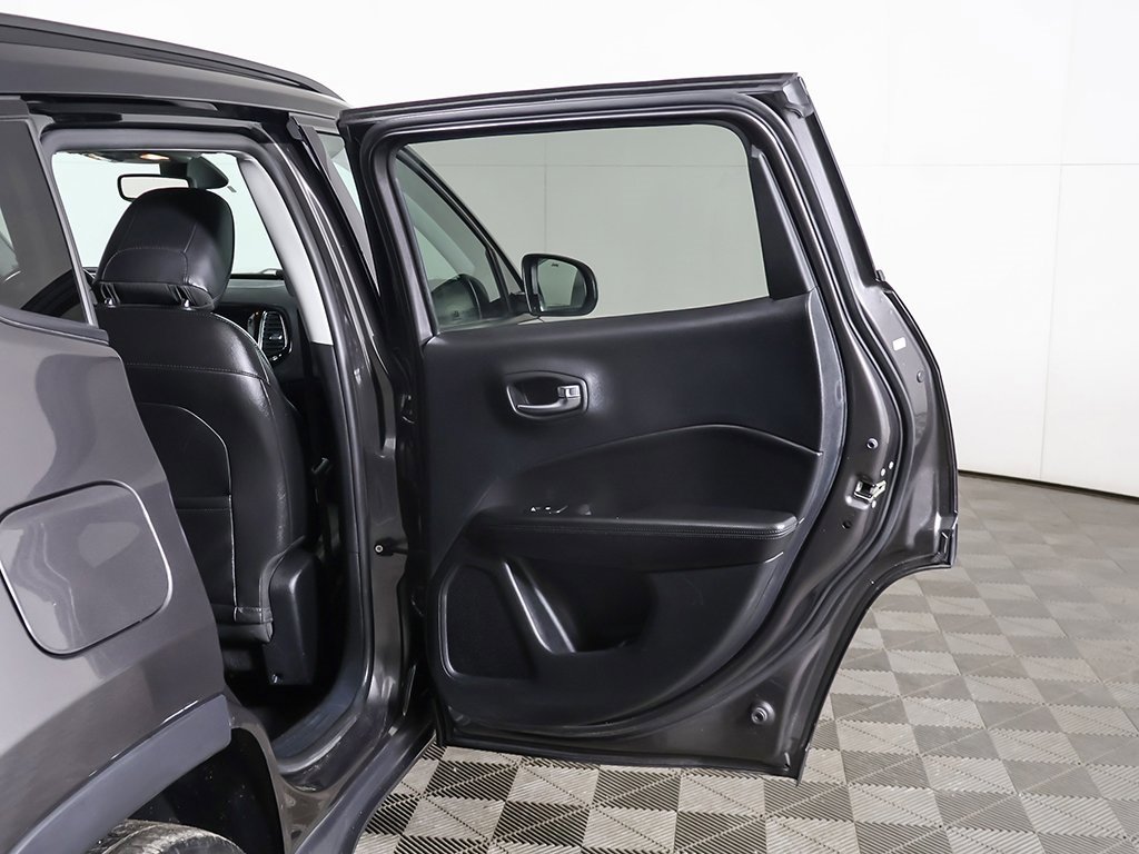 Used 2018 Jeep Compass Latitude w/ Popular Equipment Group image 17