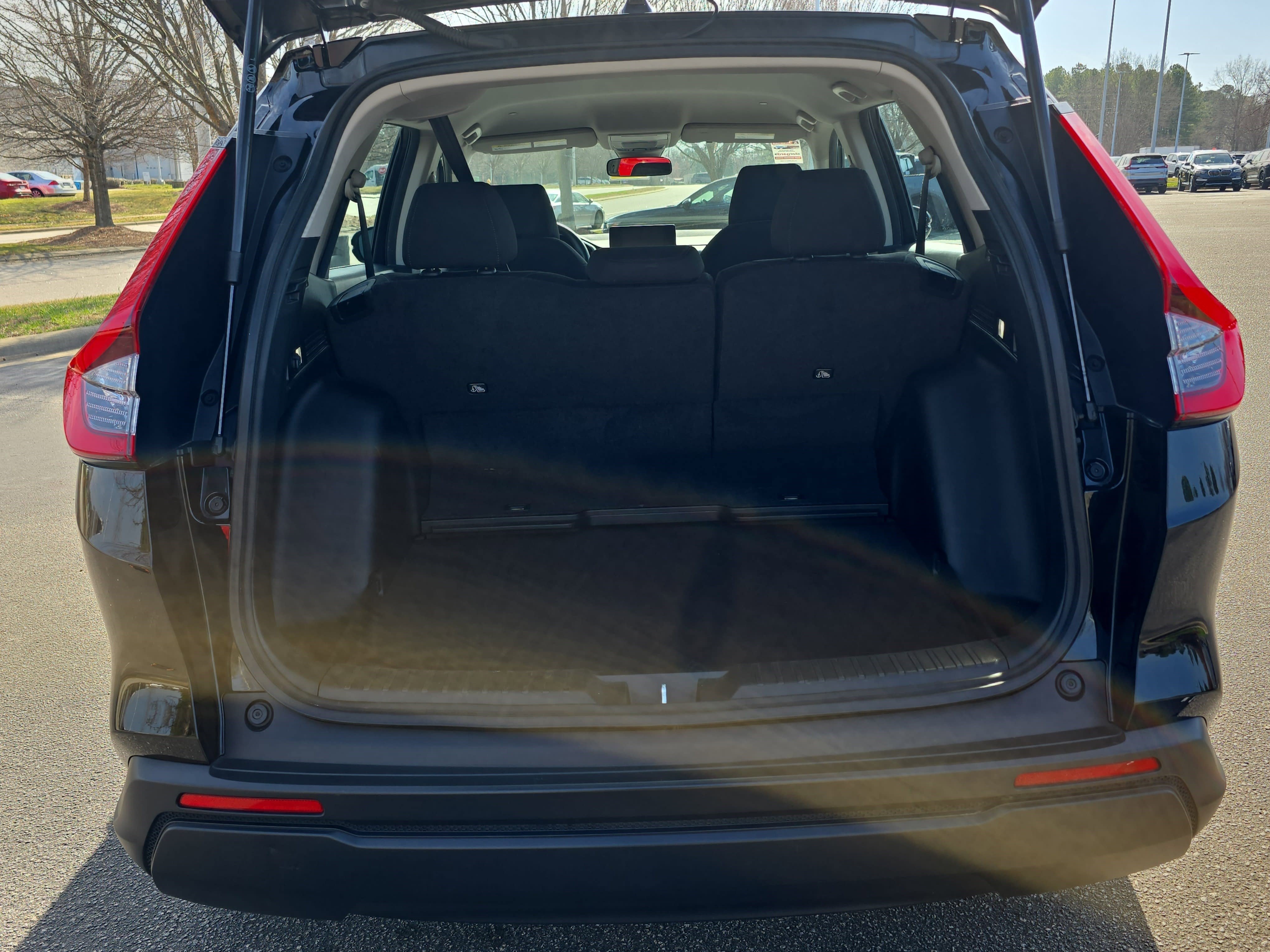 Used 2023 Honda CR-V LX image 13