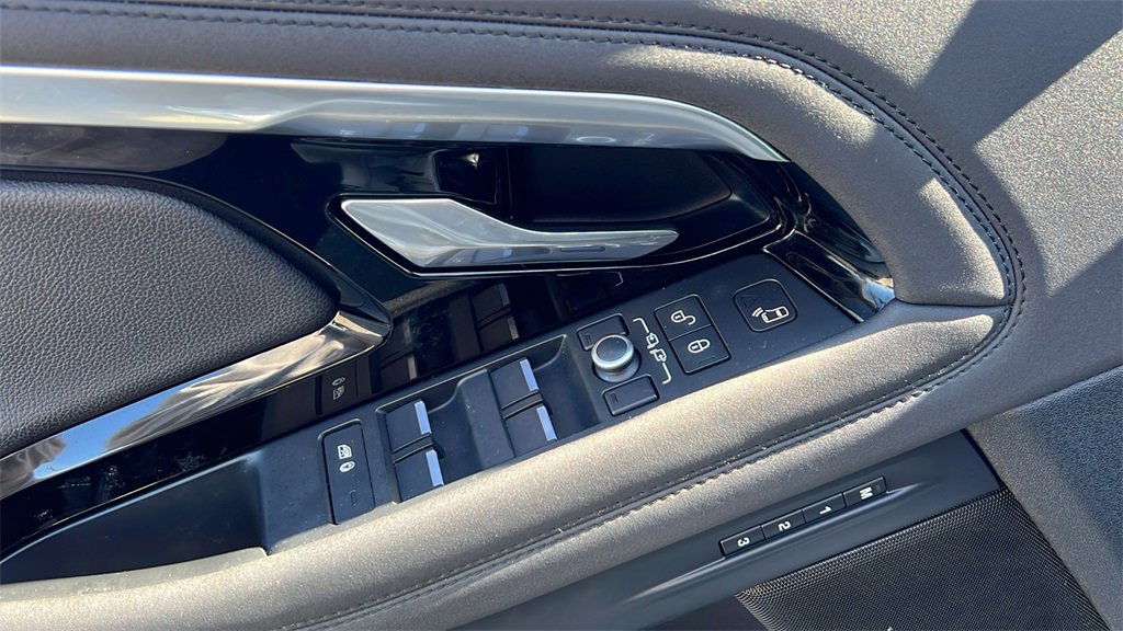 Used 2020 Land Rover Range Rover Evoque SE image 10