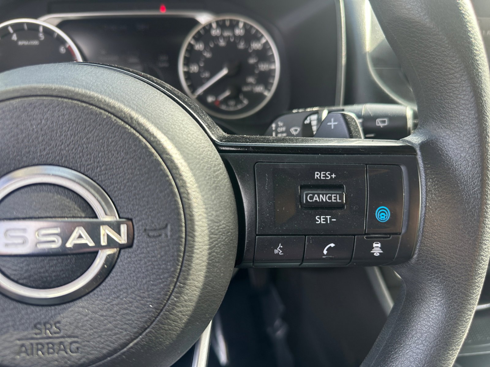 Used 2023 Nissan Rogue SV image 19