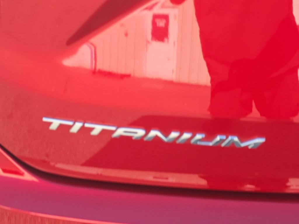 Used 2024 Ford Edge Titanium AWD/4WD image 7