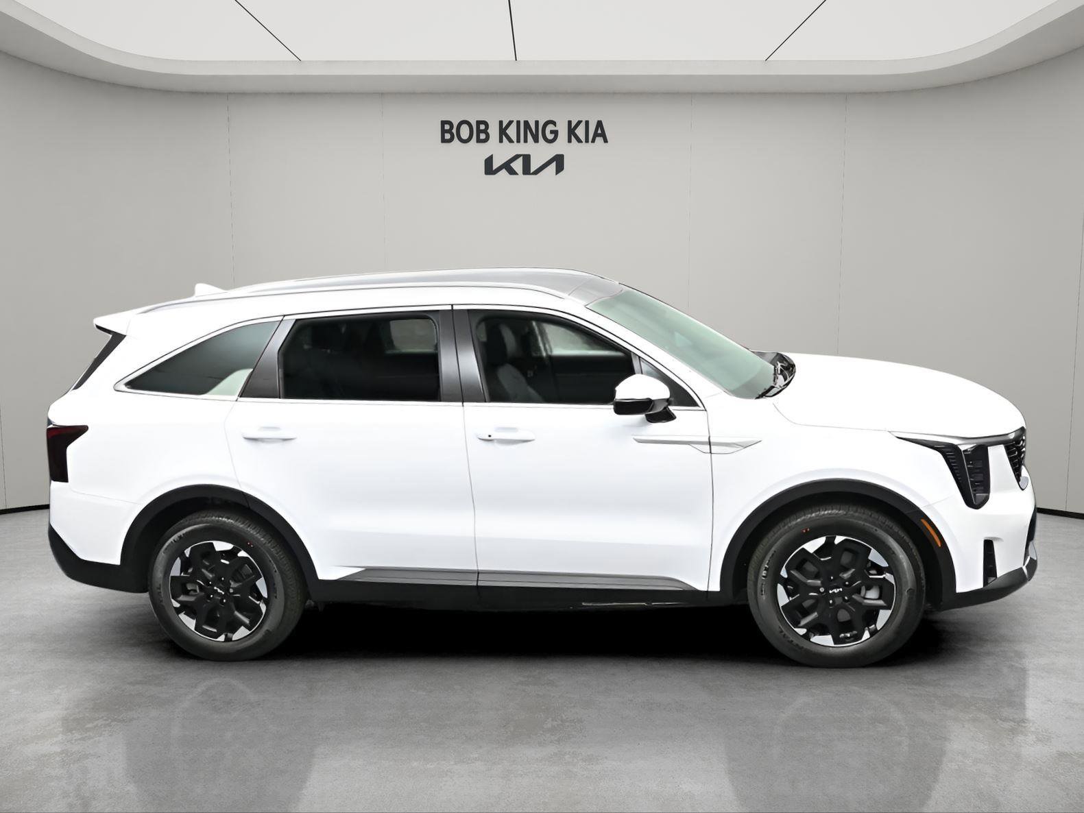 Used 2025 Kia Sorento S w/ Panoramic Sunroof Package FWD image 6