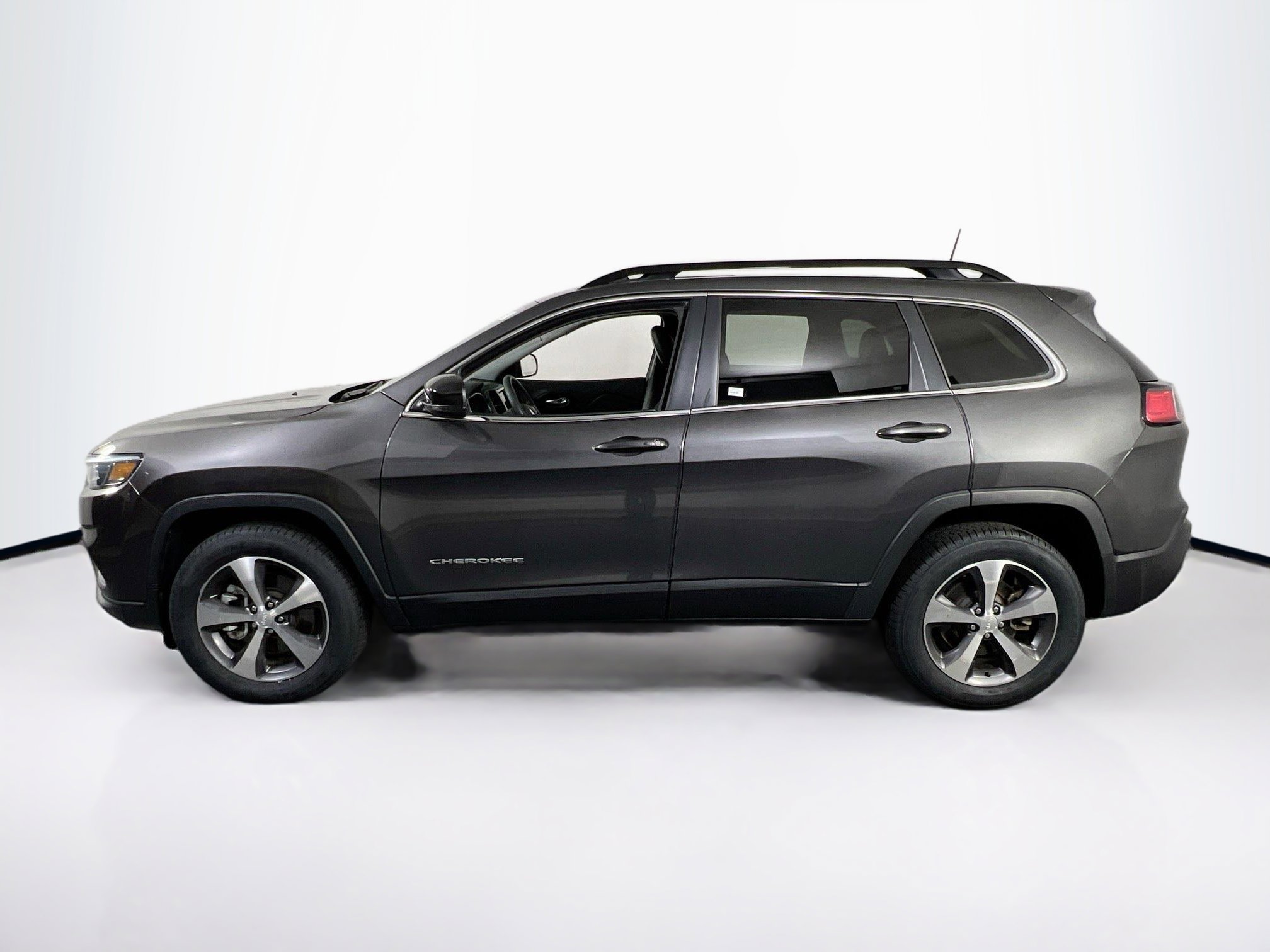 Used 2022 Jeep Cherokee Limited image 8