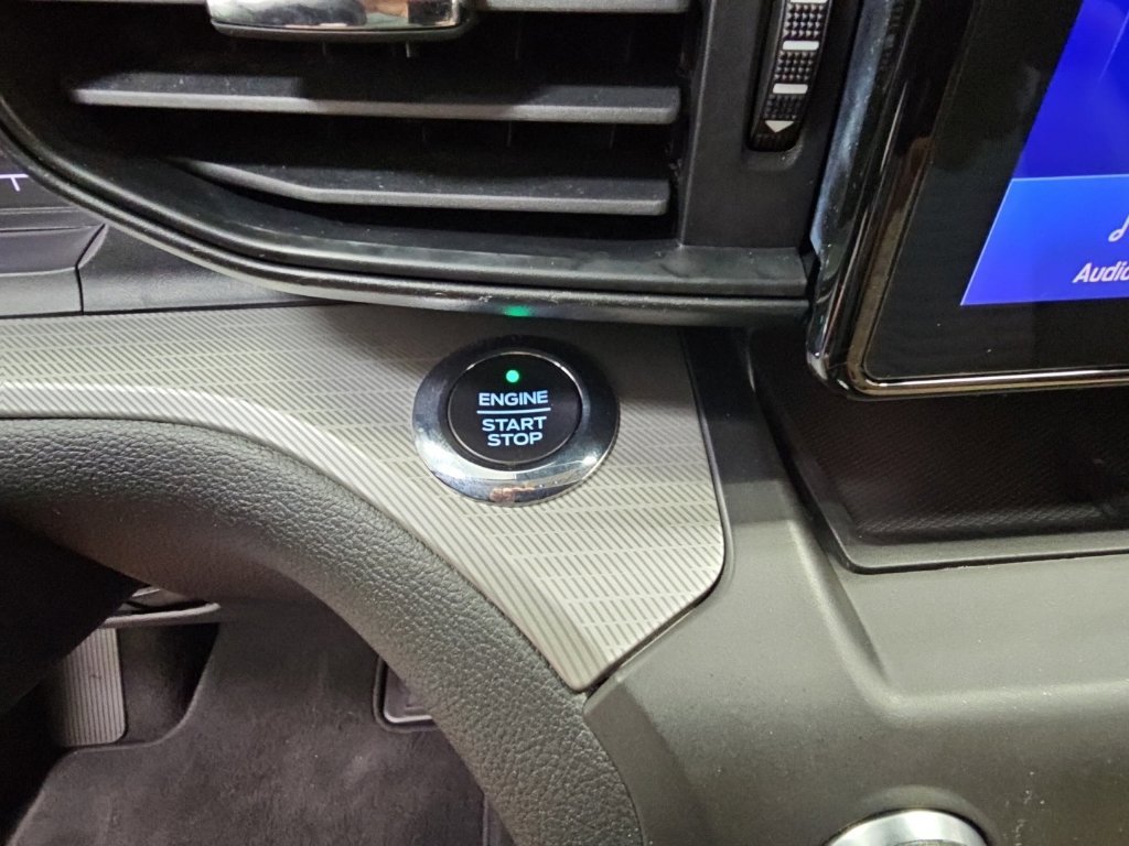 Used 2020 Ford Explorer XLT RWD image 24