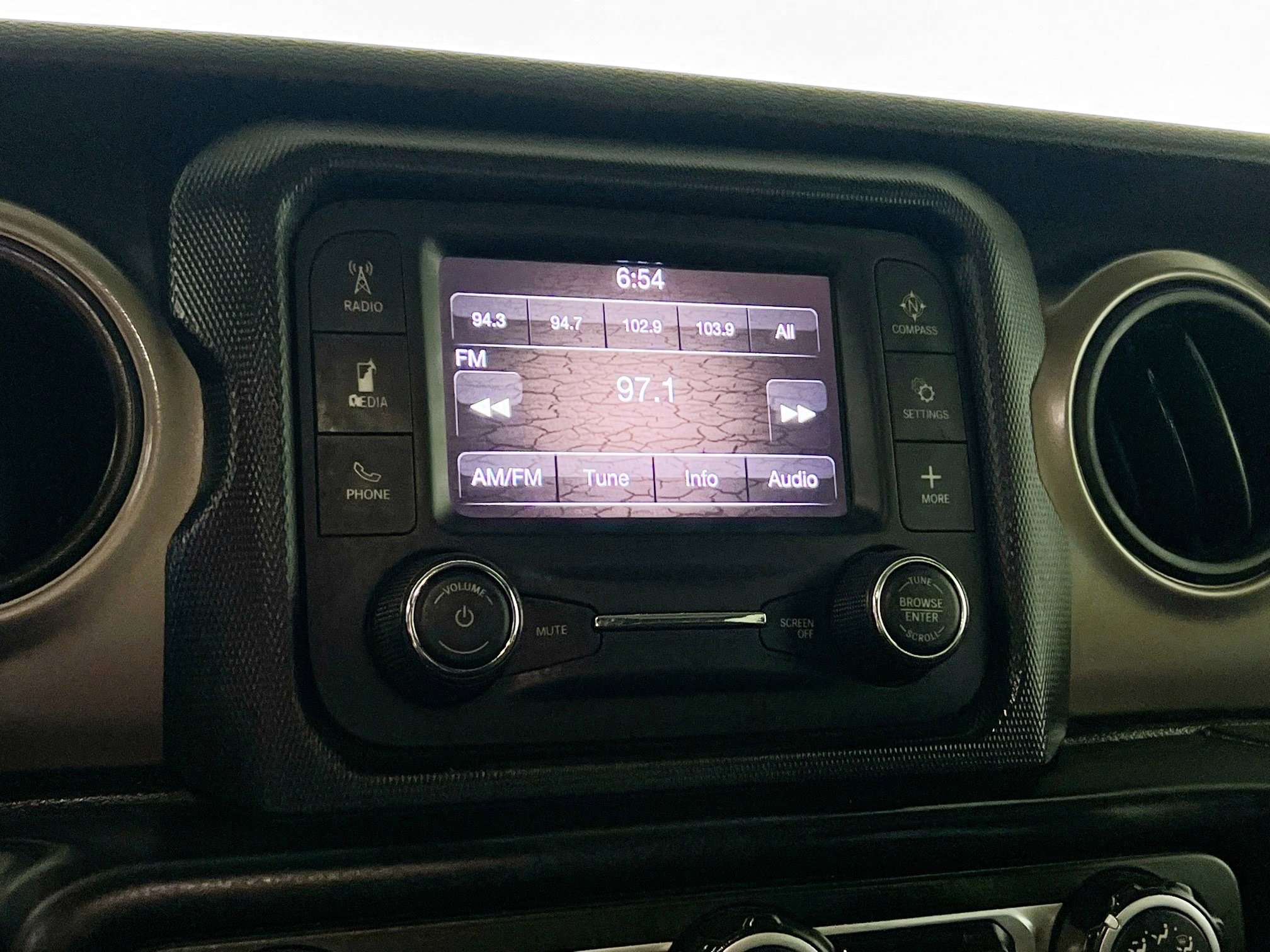 Used 2020 Jeep Wrangler Unlimited Sport S image 28