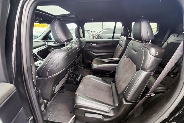 Used 2025 Jeep Grand Cherokee L Altitude AWD/4WD image 26
