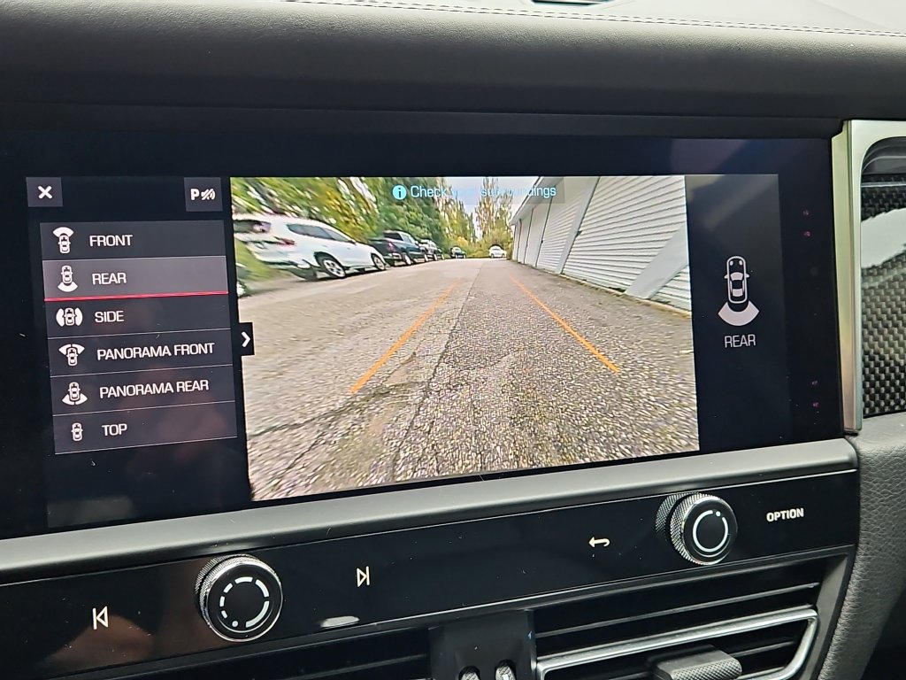 Certified 2023 Porsche Macan S AWD/4WD image 17