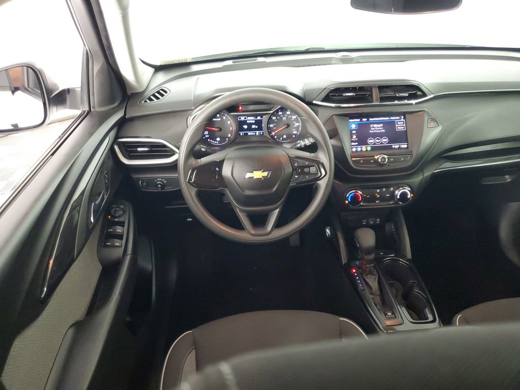 Used 2023 Chevrolet TrailBlazer LS w/ LPO, Blackout Package FWD image 14