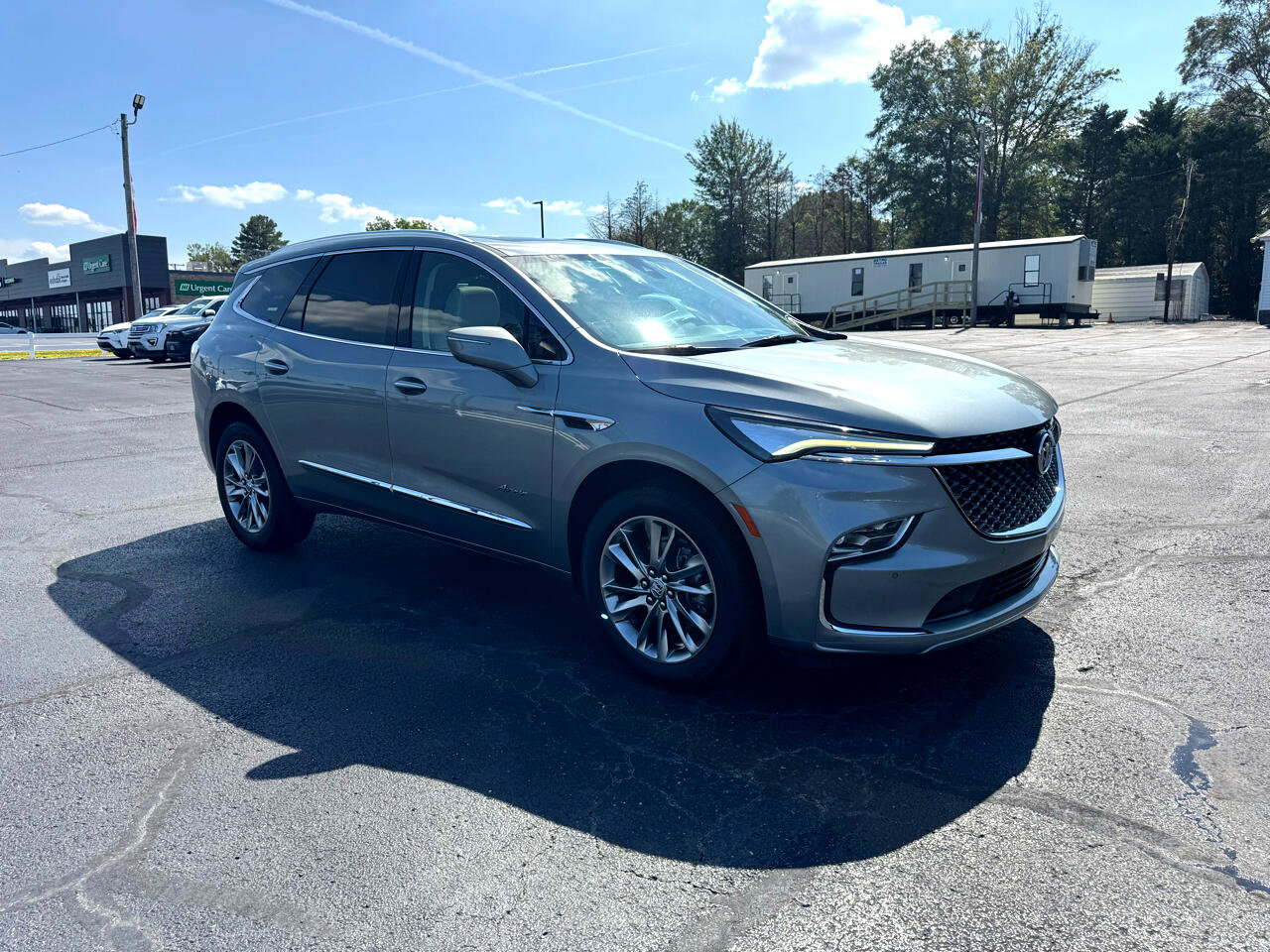 Used 2023 Buick Enclave Avenir w/ Avenir Technology Package image 4