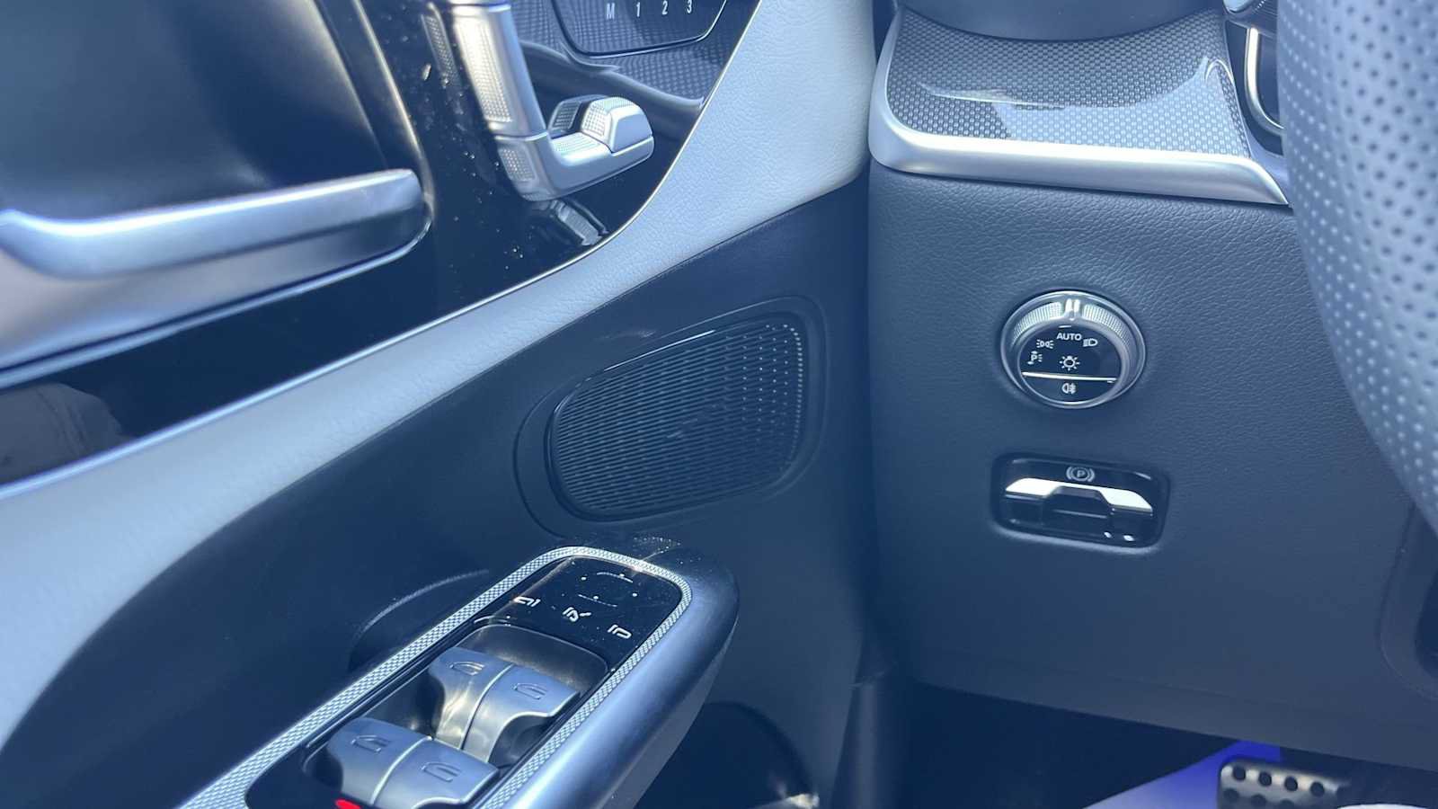 Used 2027 Mercedes-Benz GLC 300 4MATIC image 29