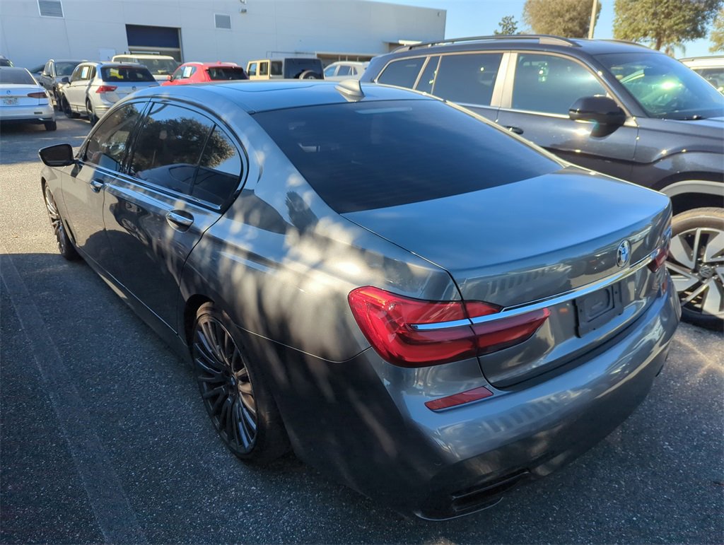 Used 2019 BMW 750i w/ Executive Package image 3