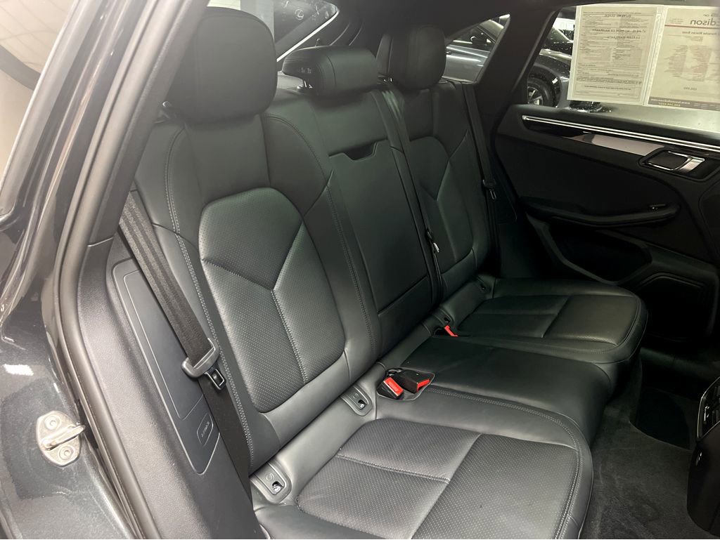Used 2023 Porsche Macan image 23