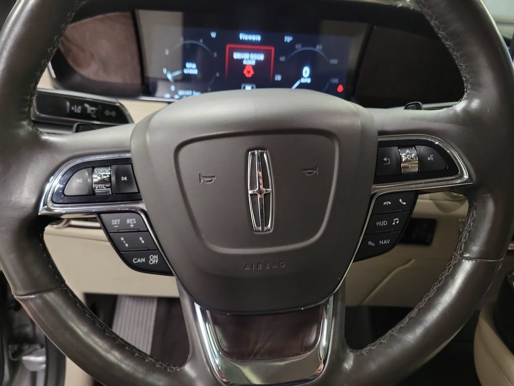 Used 2020 Lincoln Navigator Reserve w/ Luxury Package RWD image 19